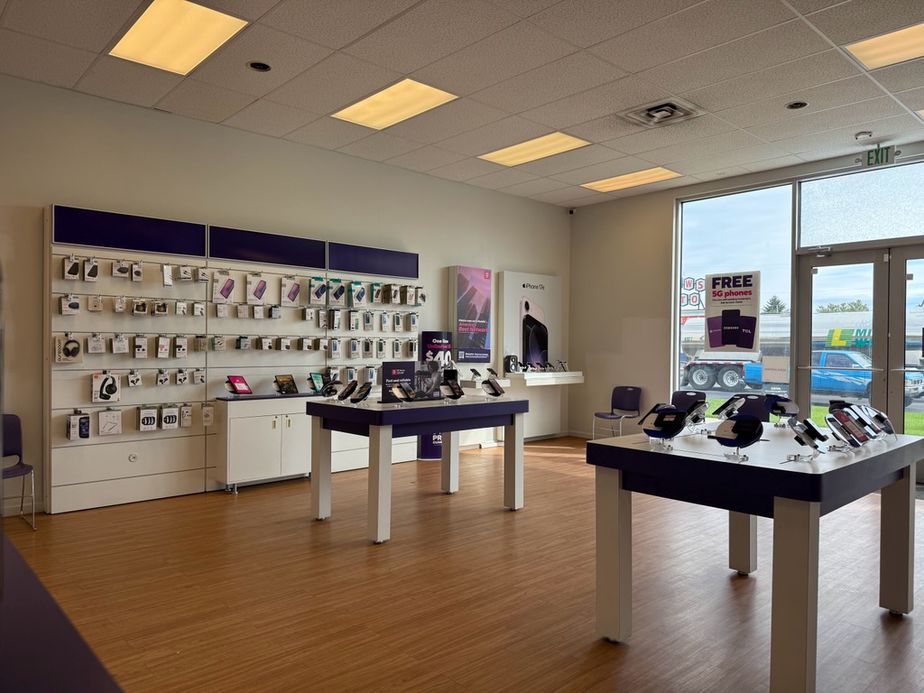 Metro by T-Mobile 5903 N DIVISION ST - 5903 N DIVISION ST 