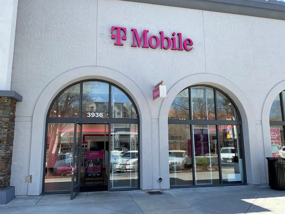 Exterior photo of T-Mobile Store at Rivermark Plaza, Santa Clara, CA