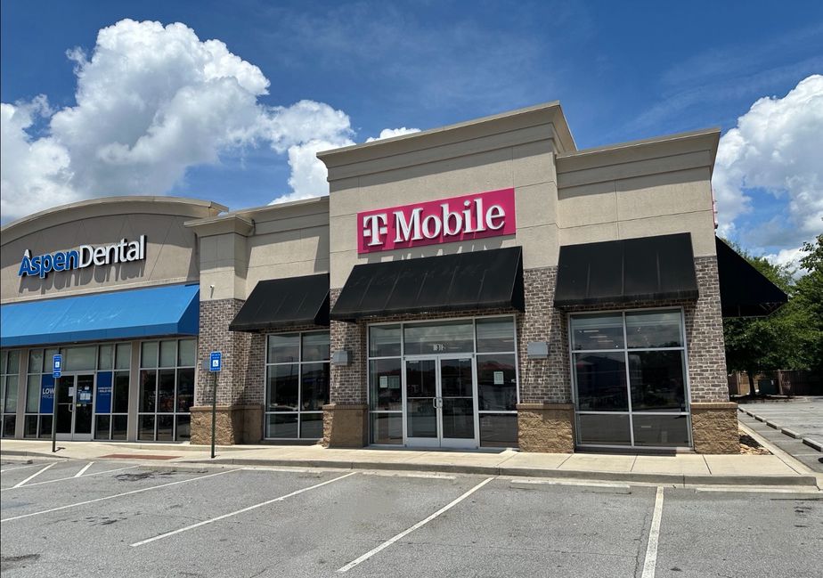 Exterior photo of T-Mobile Store at S Park St & S Hwy 27, Carrollton, GA