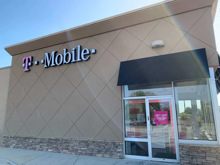 Exterior photo of T-Mobile store at Stone Mountain, Lilburn, GA