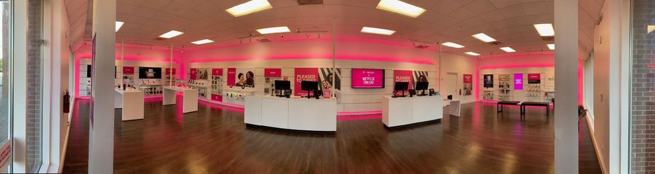 Interior photo of T-Mobile Store at Settlers Landing & Old Hampton, Hampton, VA