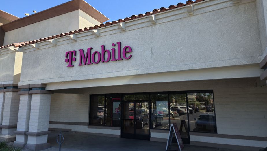 Exterior photo of T-Mobile Store at Paramount Town Center, Paramount, CA