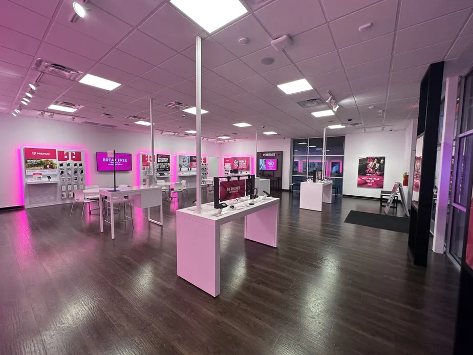  Interior photo of T-Mobile Store at Hwy 12 & Louisville, Starkville, MS 
