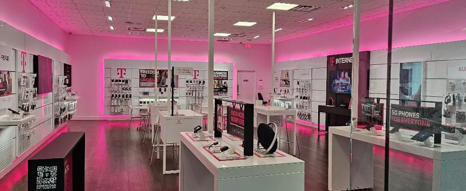 Foto del interior de la tienda T-Mobile en Arbor Place - Upper Level, Douglasville, GA