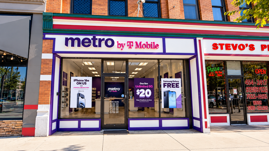 Metro by T-Mobile 1017 State St - 1017 State St