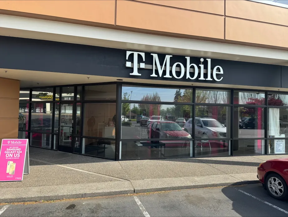  Exterior photo of T-Mobile Store at Vancouver Village, Vancouver, WA 
