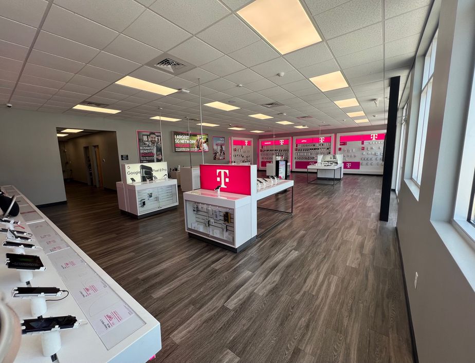 Interior photo of T-Mobile Store at S Illinois Ave & Tuskegee Dr, Oak Ridge, TN