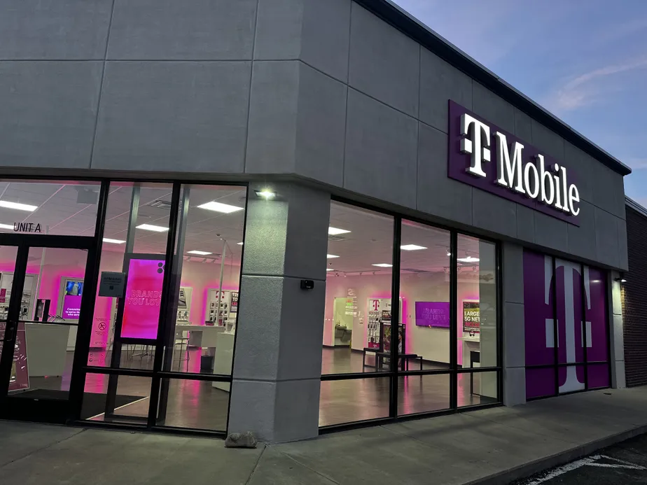  Exterior photo of T-Mobile Store at E Main St & Trinity Ave, Cortez, CO 