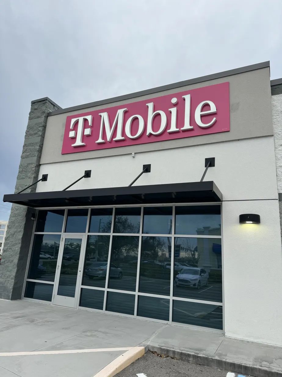 Exterior photo of T-Mobile Store at Tamiami Trail & Cochran Blvd, Port Charlotte, FL 