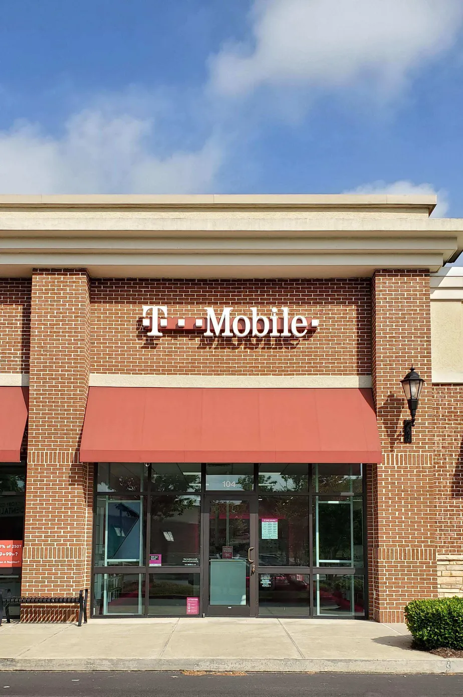  Exterior photo of T-Mobile store at Hickory Flat Hwy & Hickory Rd 2, Canton, GA 
