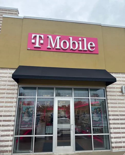  Exterior photo of T-Mobile Store at Riverside Ave & Jackson St, Jacksonville, FL 