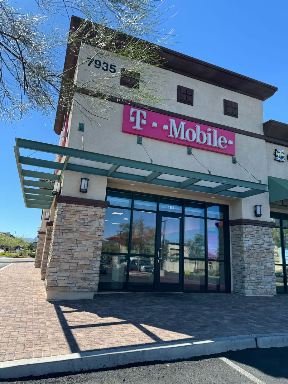 Exterior photo of T-Mobile Store at Blue Diamond & Buffalo, Las Vegas, NV