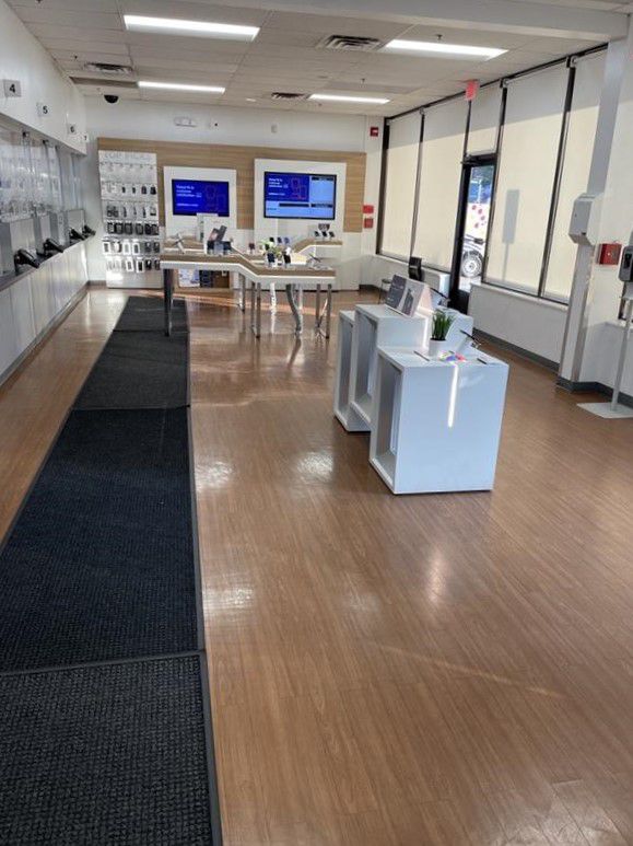 Bridgeport 1475 Inside Store.jpg