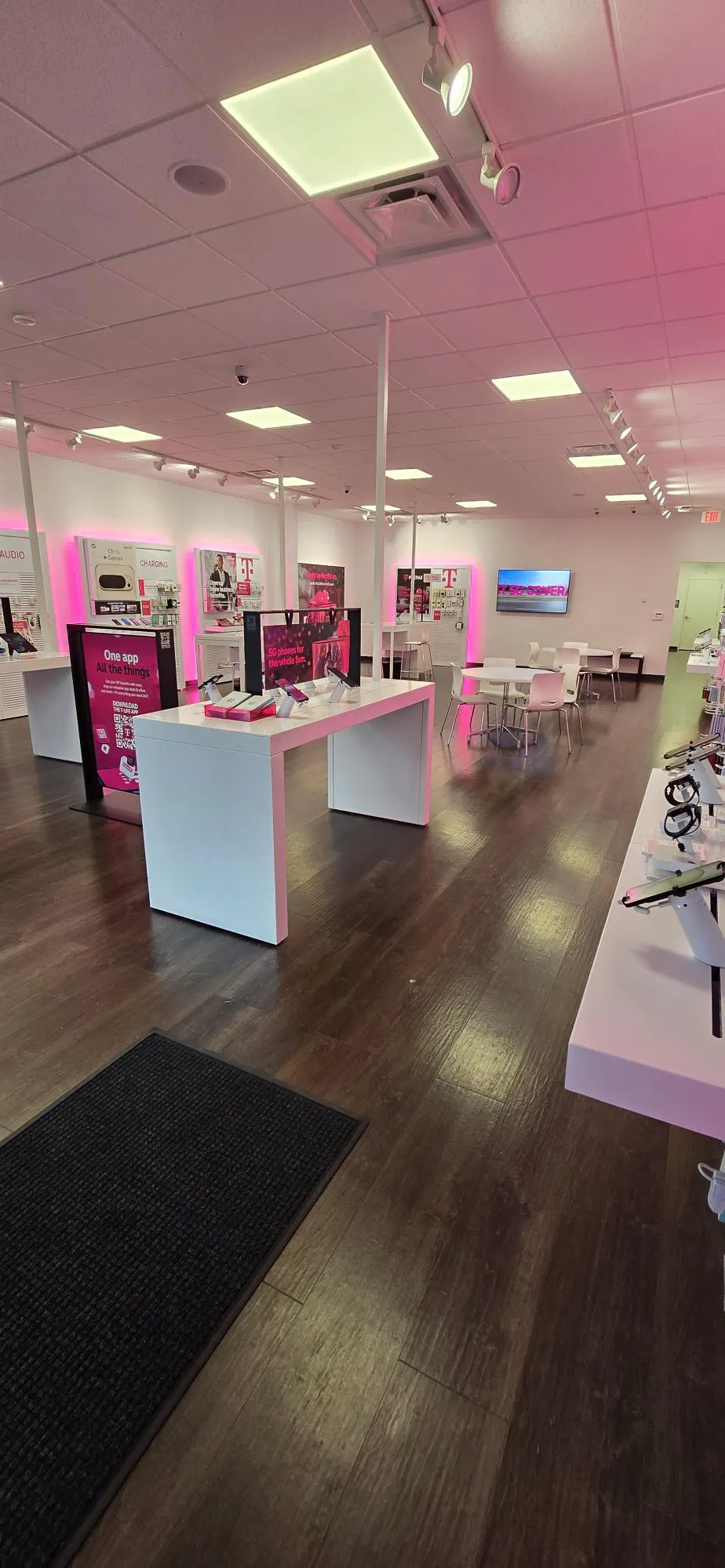  Interior photo of T-Mobile Store at Warrenton & Stafford Lakes, Fredericksburg, VA 