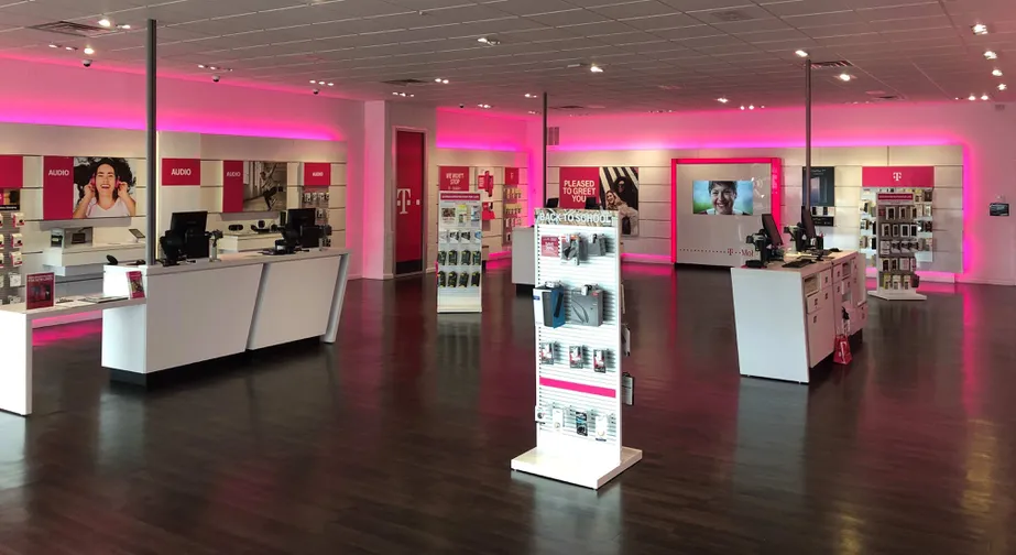  Interior photo of T-Mobile Store at Silas Deane Hwy & Mill St, Wethersfield, CT 