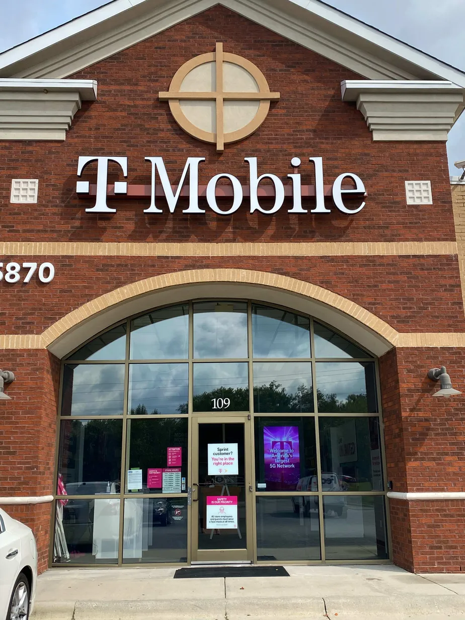  Exterior photo of T-Mobile store at Samet Dr & Nc Highway 68 S, High Point, NC 