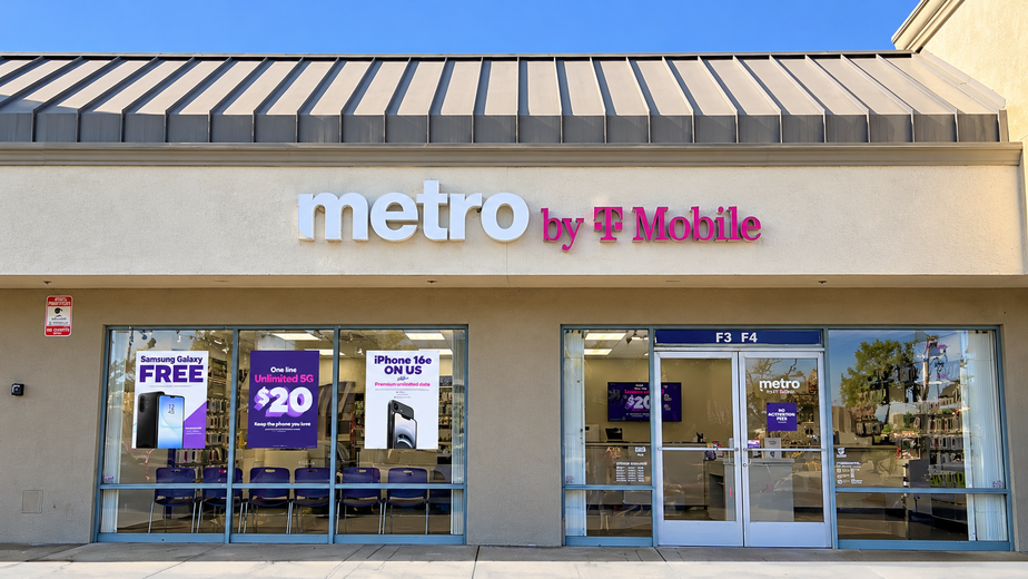 Metro by T-Mobile 1675 N Perris Blvd - 1675 N Perris Blvd 