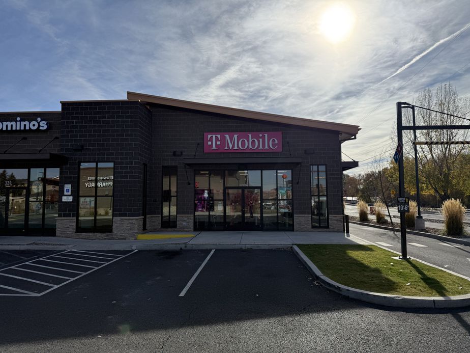Exterior photo of T-Mobile Store at Combs Flat Rd & Ne 3rd St, Prineville, OR