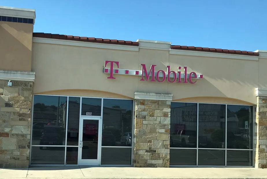 Exterior photo of T-Mobile store at Nw 28th St & Clinton Ave, Fort Worth, TX