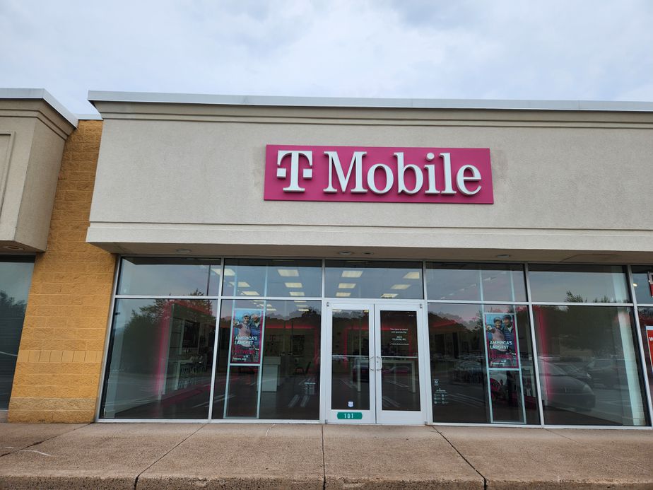 Exterior photo of T-Mobile Store at Pocono Commons, Stroudsburg, PA