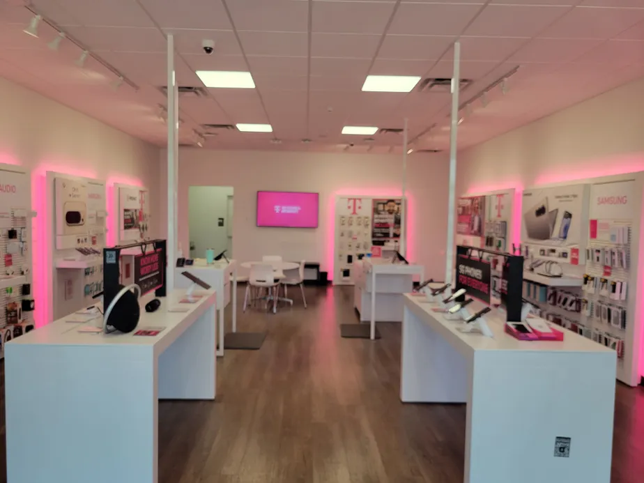  Interior photo of T-Mobile Store at Lebanon Pike & Bonnasprings Dr, Hermitage, TN 