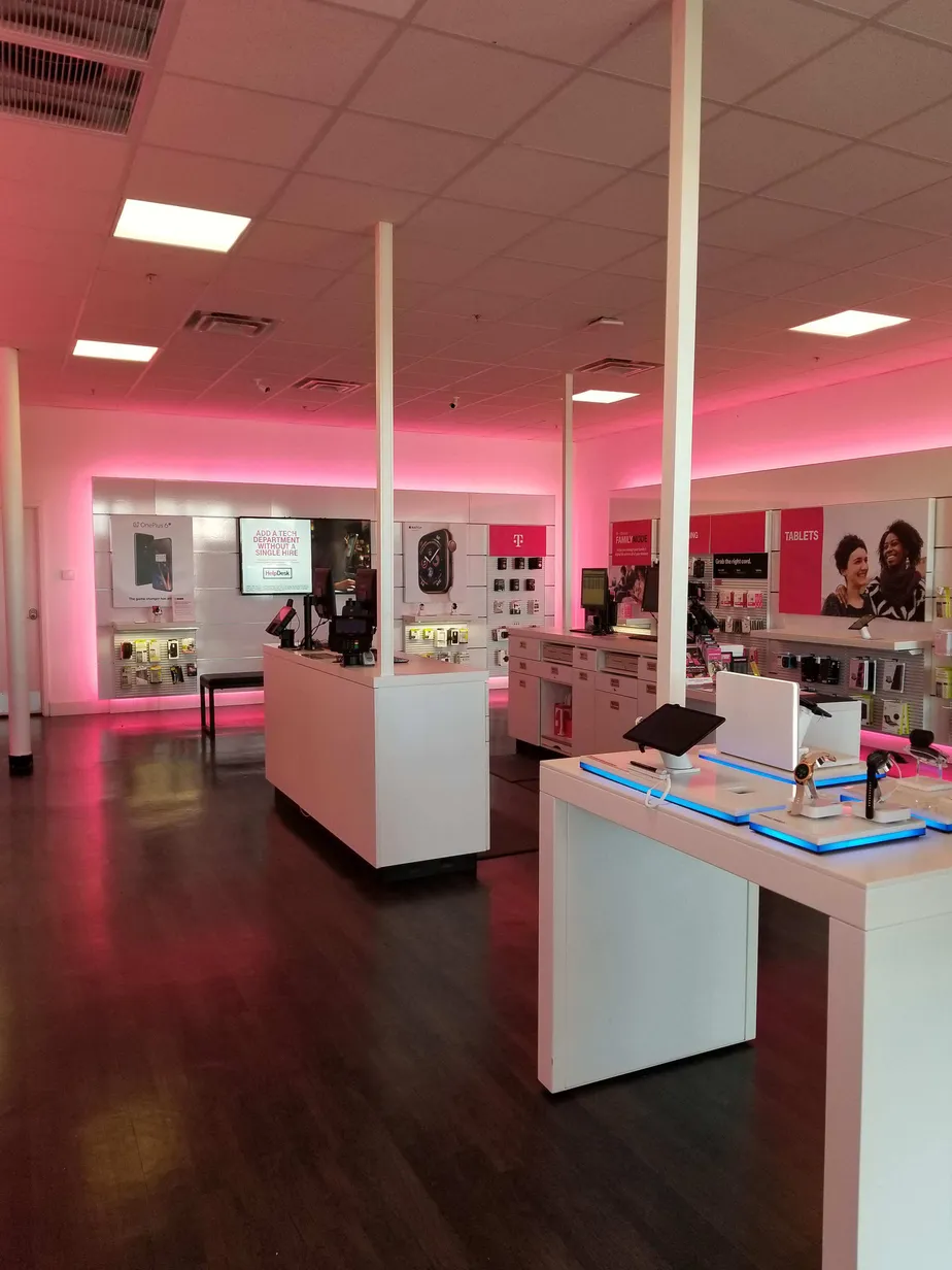 Interior photo of T-Mobile Store at East State Route 69 & N Lake Valley, Prescott Valley, AZ