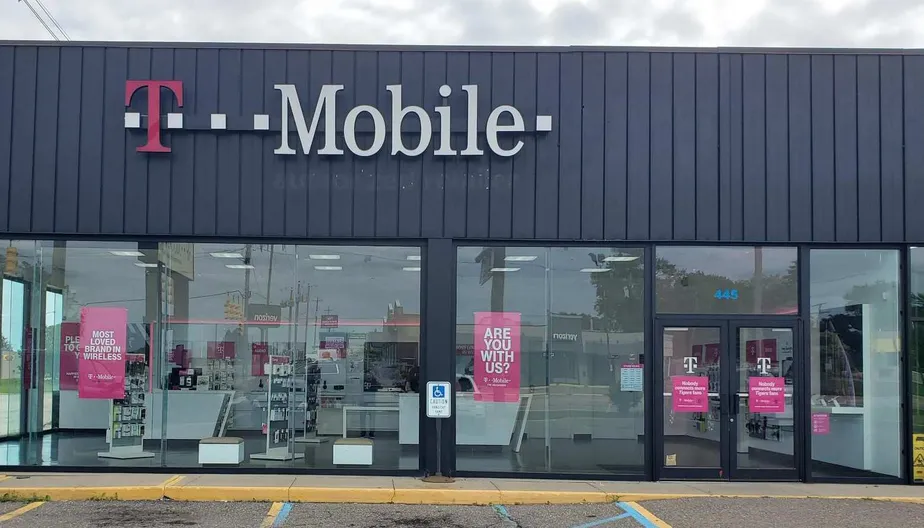 Exterior photo of T-Mobile store at Elizabeth Lake Rd. & N. Telegraph, Pontiac, MI