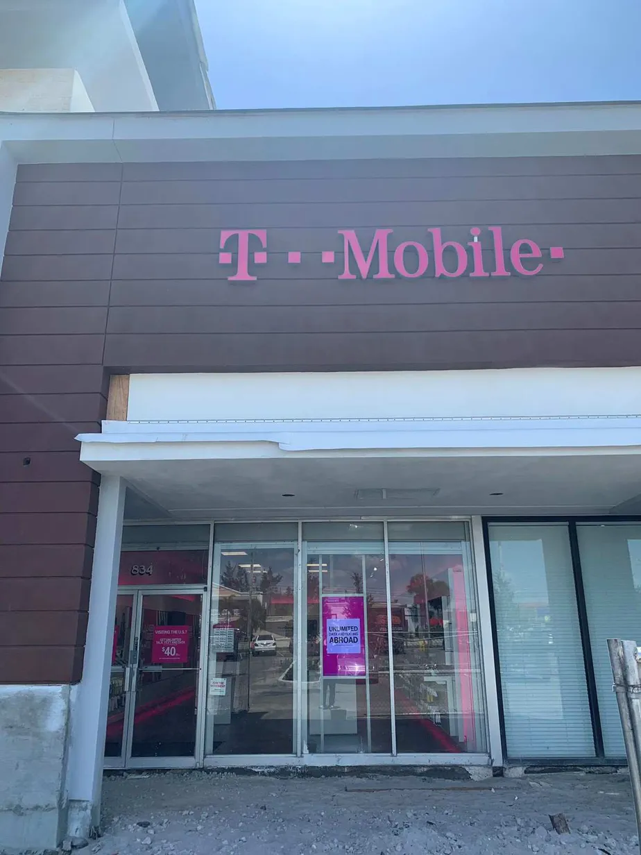 Exterior photo of T-Mobile store at S Federal Hwy & Se 10th St, Deerfield Beach, FL