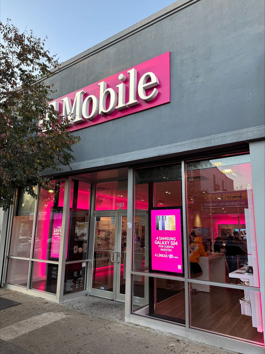 Exterior photo of T-Mobile Store at Liberty & Grant, Brooklyn, NY