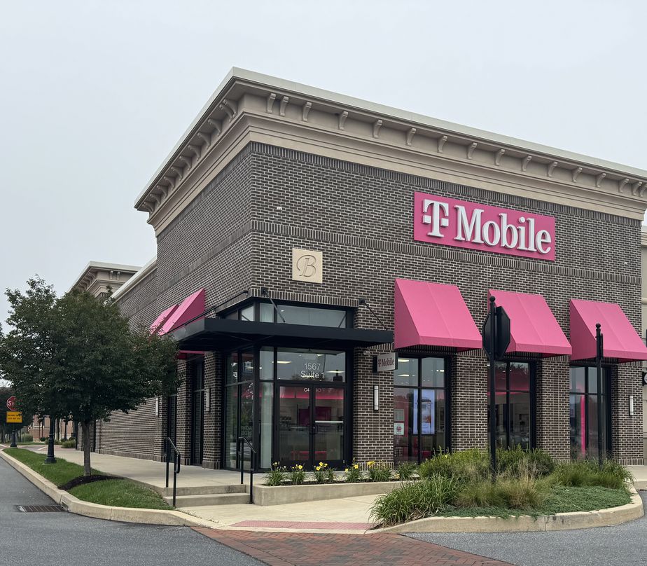 T-Mobile Shoppes at Belmont