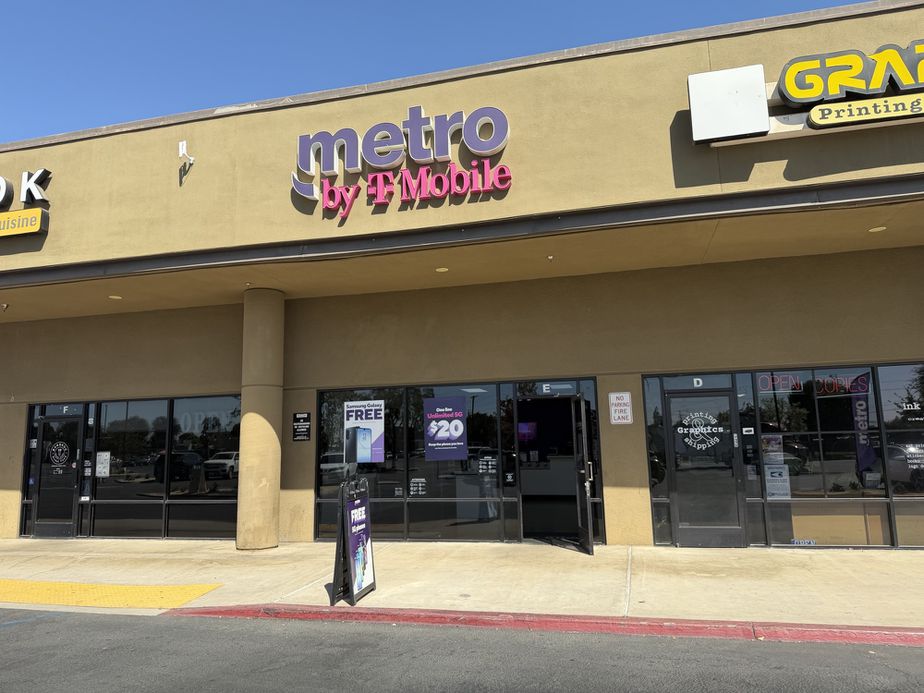 Metro by T-Mobile 6300 White Ln - 6300 White Ln 