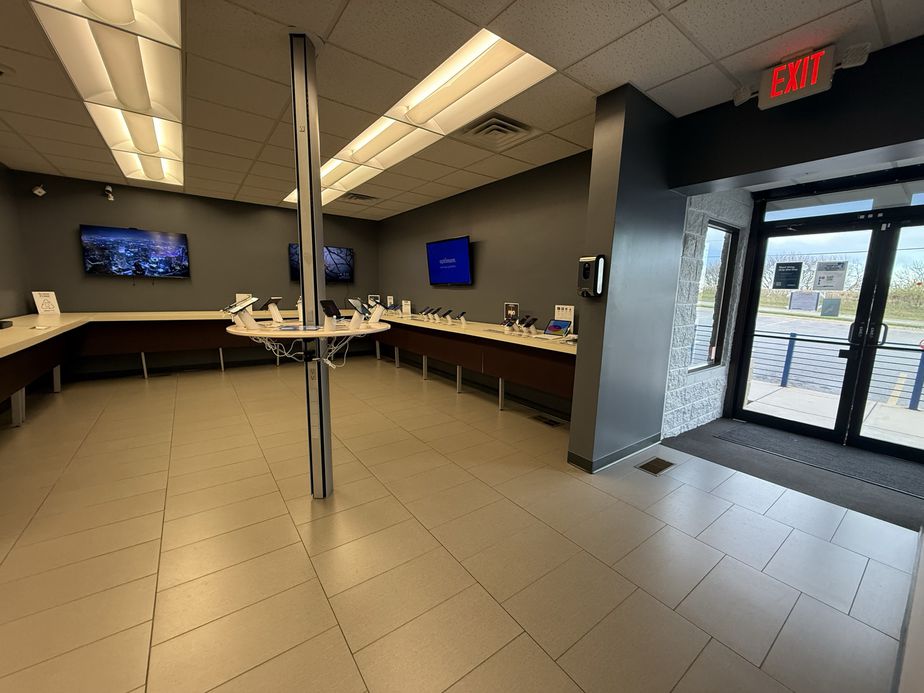 St. Joseph 8221 Inside Store 2.jpg