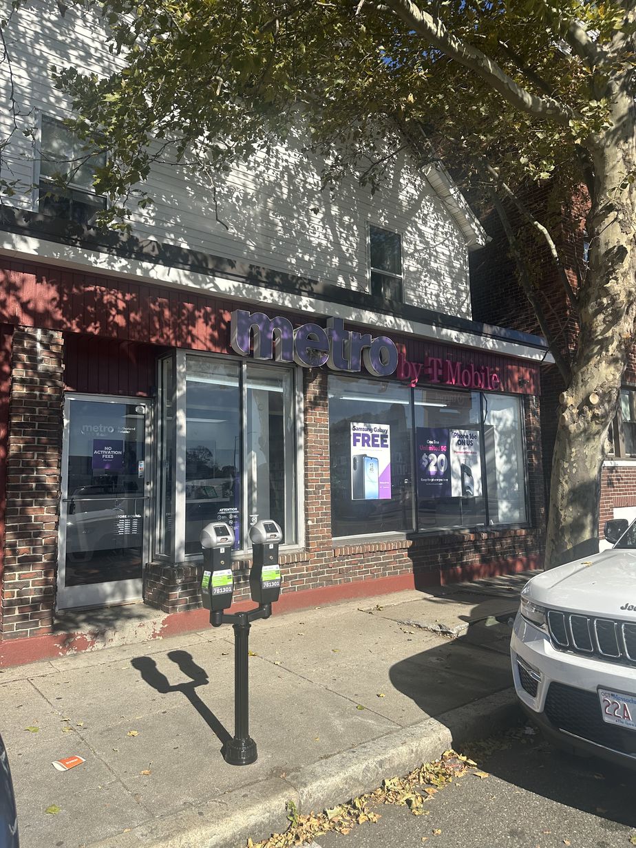 Metro by T-Mobile 470 Salem St - 470 Salem St