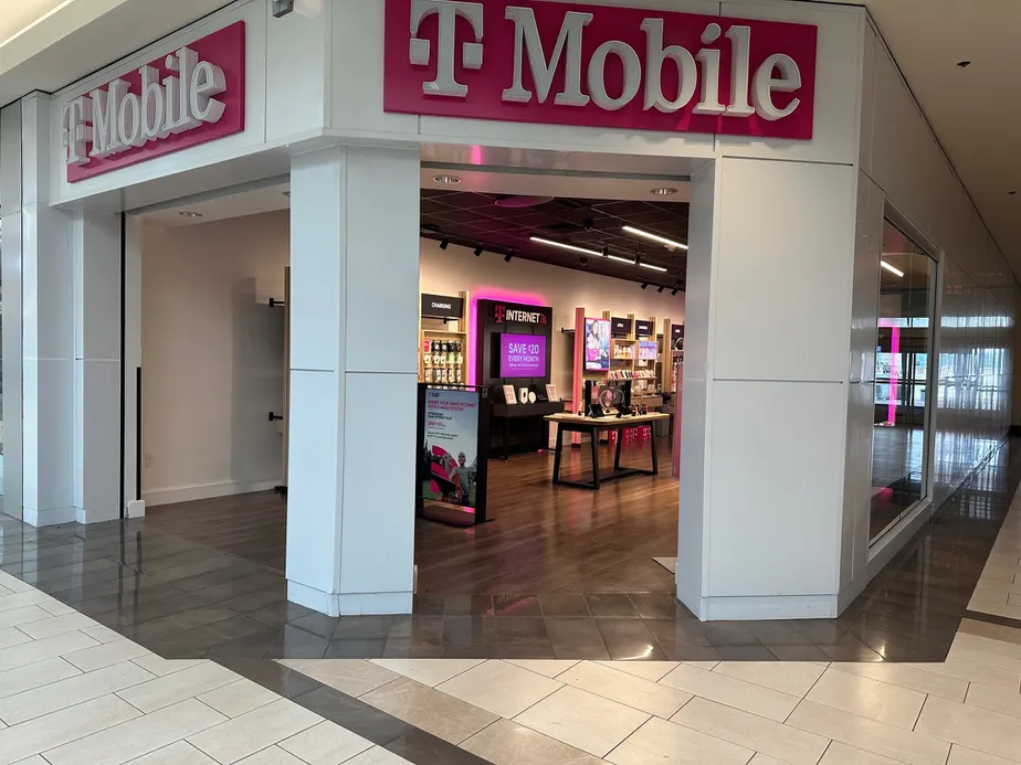  Exterior photo of T-Mobile Store at The Mall At Rockingham Park, Salem, NH 