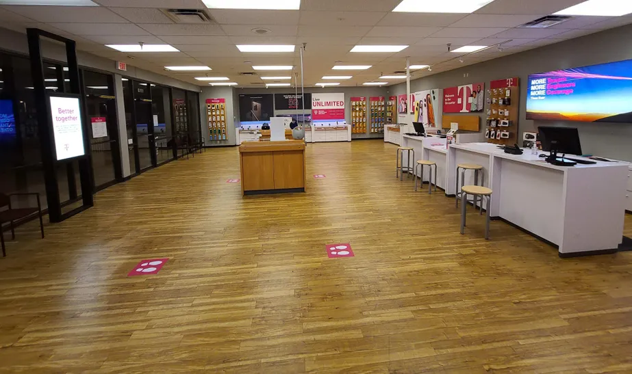  Interior photo of T-Mobile Store at S Plaza Way & S Milton Rd, Flagstaff, AZ 
