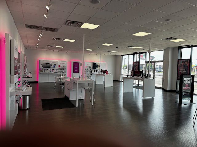 Interior photo of T-Mobile Store at Clovis Retail Center, Clovis, NM