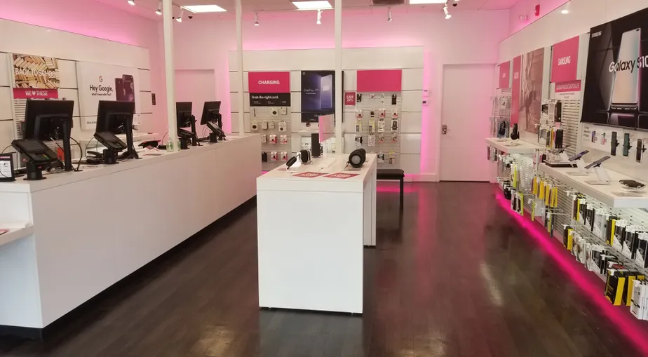  Interior photo of T-Mobile Store at Radio Rd & Devonshire Blvd, Naples, FL 