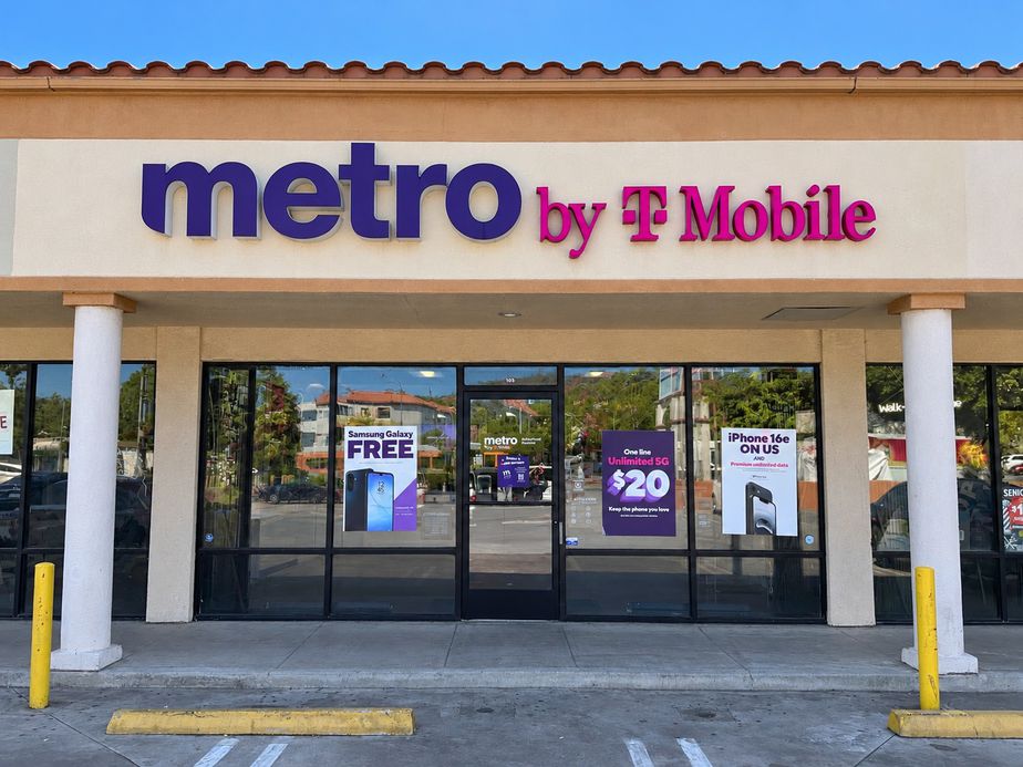 Metro by T-Mobile 5150 Huntington Dr S - 5150 Huntington Dr S 