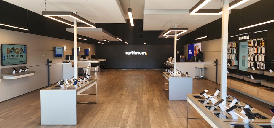 Vienna 8593 Inside Store.jpg