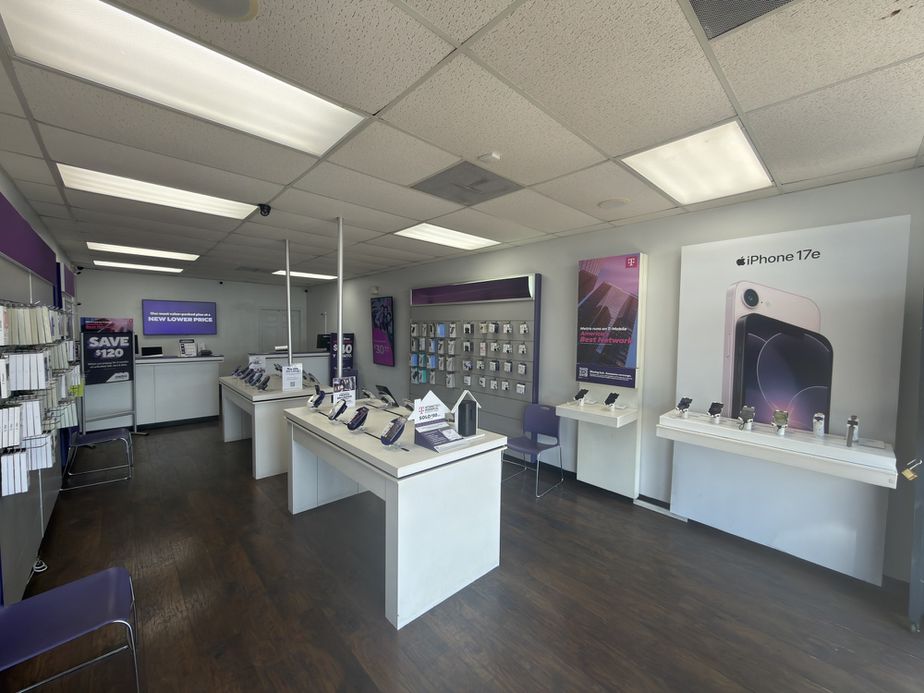 Metro by T-Mobile 1610 Bandera Rd - 1610 Bandera Rd 