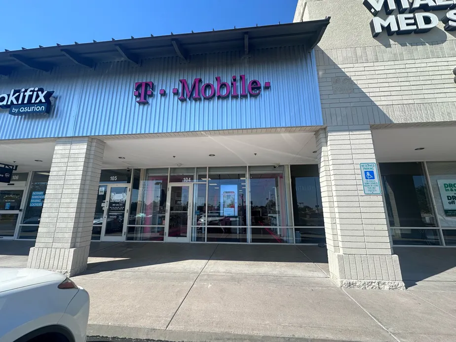  Exterior photo of T-Mobile Store at Shea Blvd & Az-101, Scottsdale, AZ 
