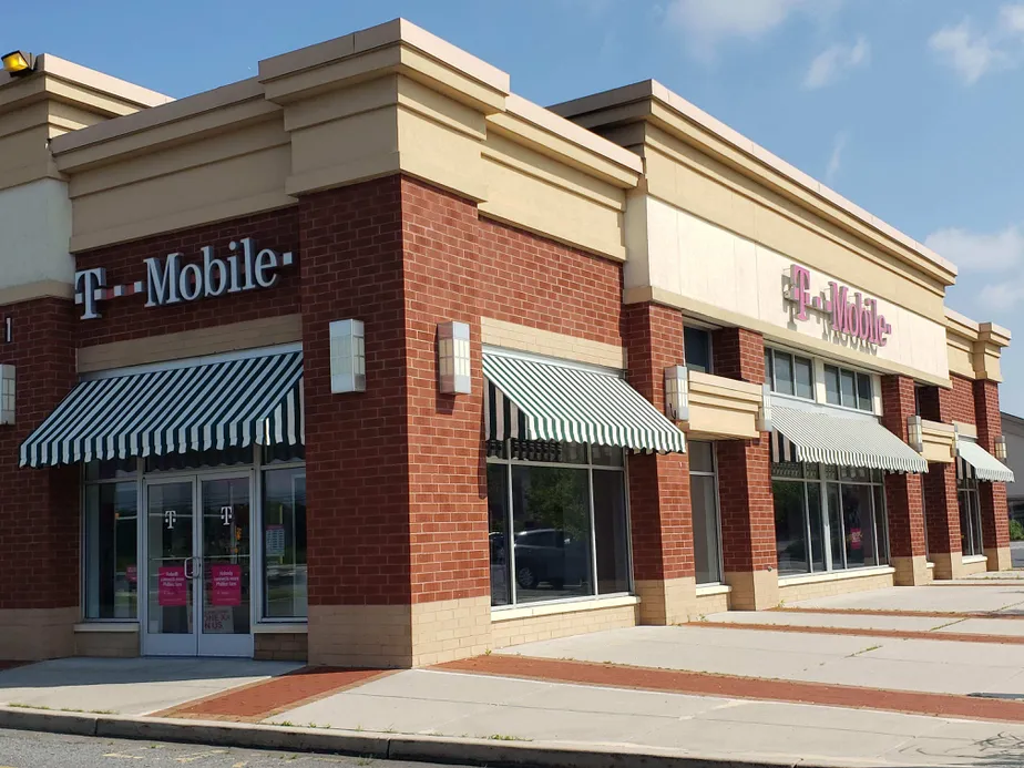 Exterior photo of T-Mobile store at Hamilton Commons & Rt. 575, Mays Landing, NJ