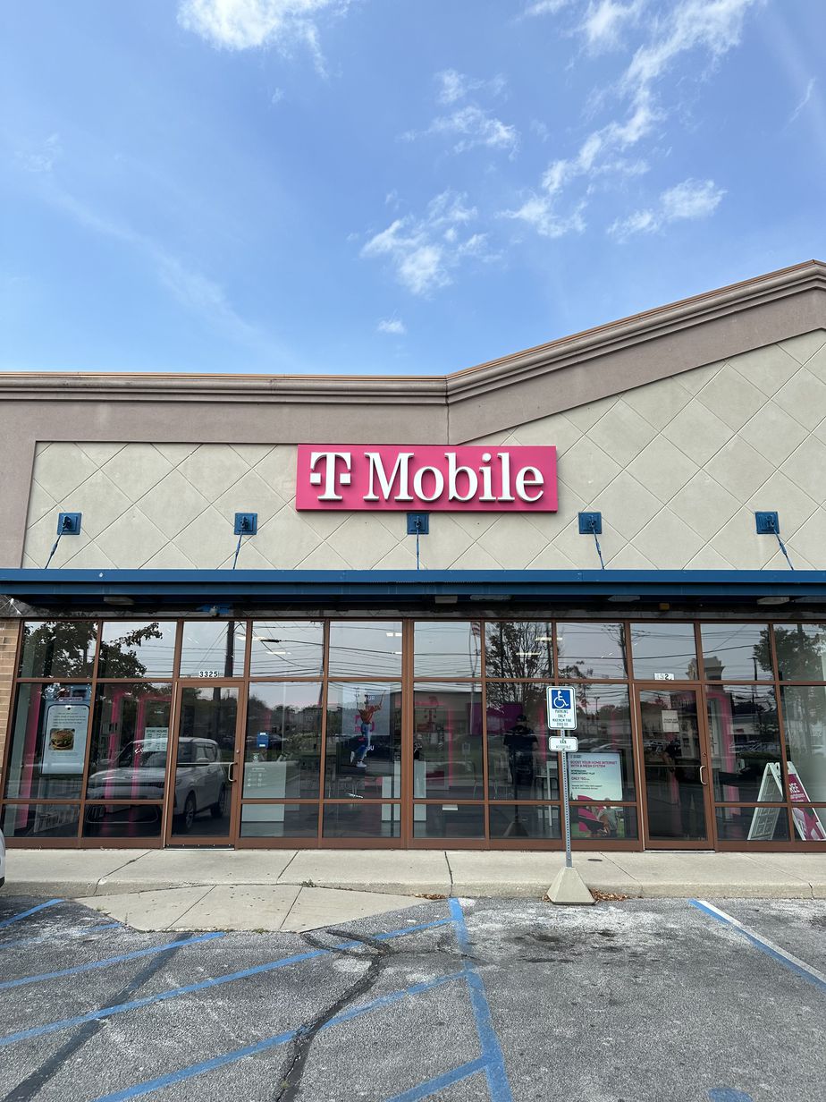 Exterior photo of T-Mobile Store at Secor Rd & Executive Pkwy, Toledo, OH