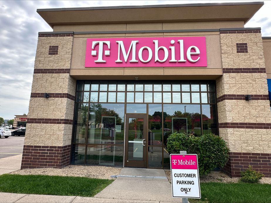 Exterior photo of T-Mobile Store at Hwy 65 & 109th Ave NE, Blaine, MN