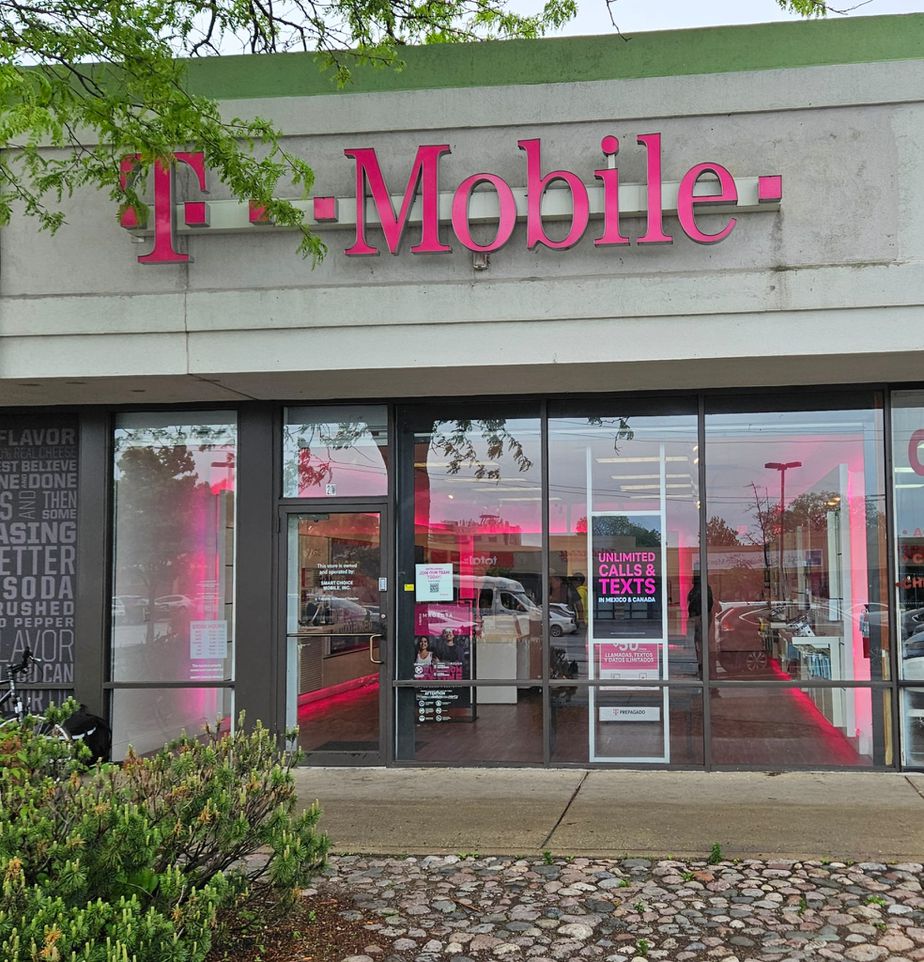 Exterior photo of T-Mobile Store at S Wentworth Ave & W Garfield Blvd, Chicago, IL