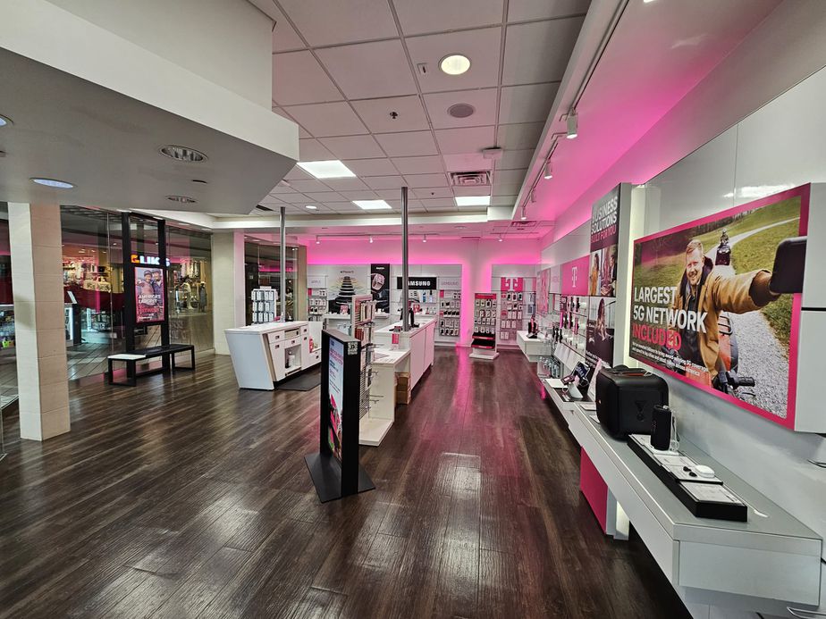 Interior photo of T-Mobile Store at Miller Hill Mall, Duluth, MN