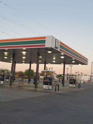 Image gallery for 7-Eleven