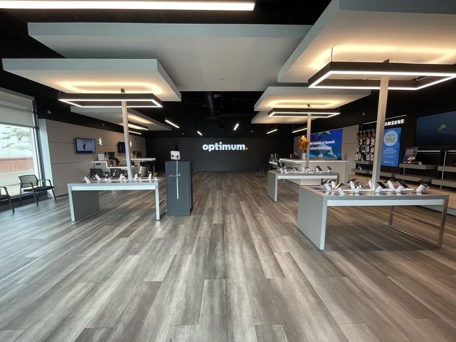  New Bern 8591 Inside Store.jpg 