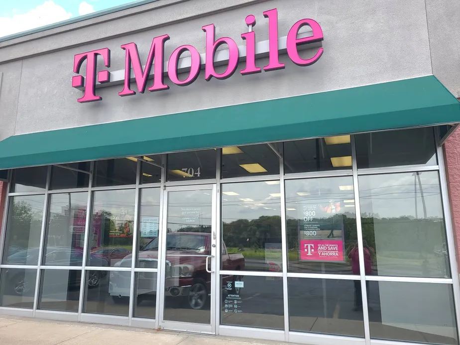  Exterior photo of T-Mobile Store at Harry Sauner Rd & Careytown Rd, Hillsboro, OH 