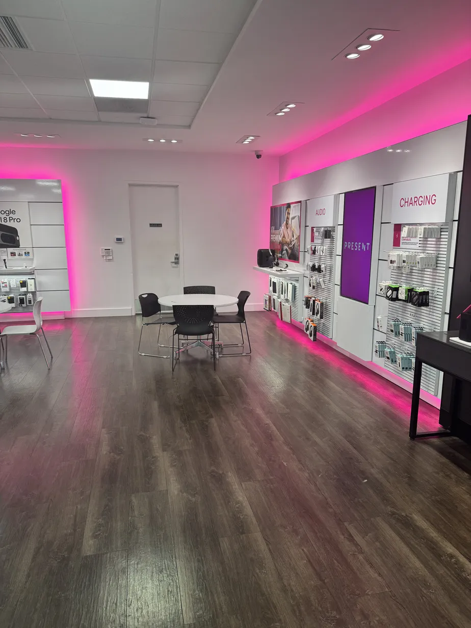  Interior photo of T-Mobile Store at Town Center, Weslaco, TX 
